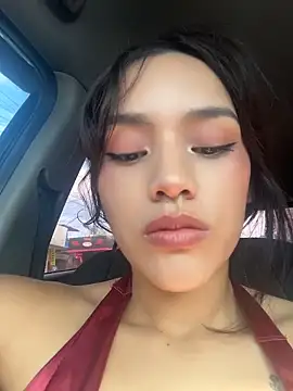 Mia-villalobos online show from May 19, 2026, 1:18 pm
