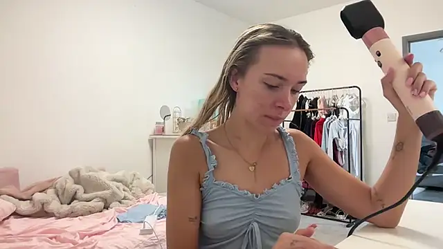Naughtyblondex online show from August 6, 2026, 1:28 pm