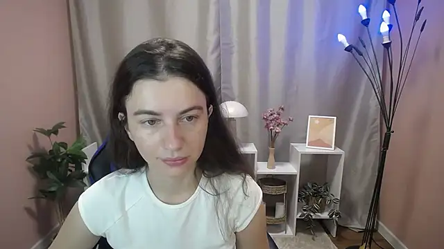MistyBree online show from July 13, 2026, 8:02 am