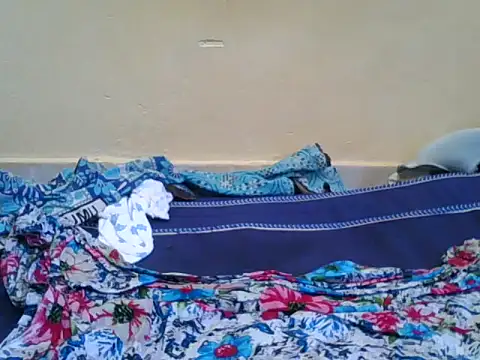 Sweet aura01 online show from April 12, 2026, 9:01 am