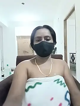 misti-boudii online show from June 27, 2026, 4:24 pm