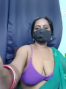 misti-boudii online show from June 6, 2026, 2:22 pm