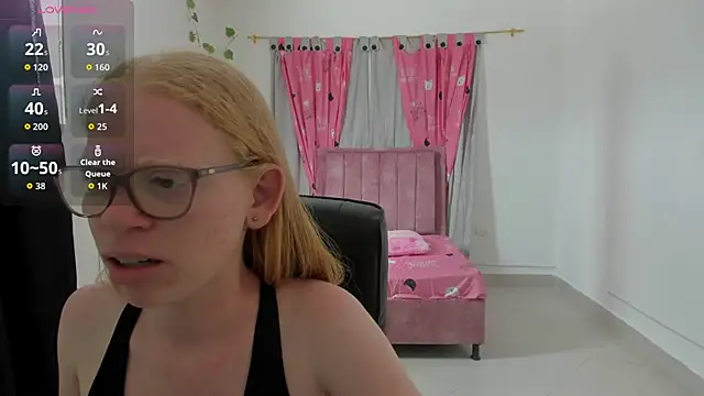 Albingirl online show from April 10, 2026, 7:32 pm