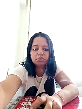 roxana e43 online show from April 28, 2026, 9:46 am