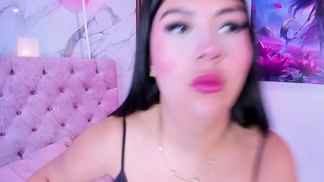 AbrilQuintana  online show from April 17, 2026, 11:13 am