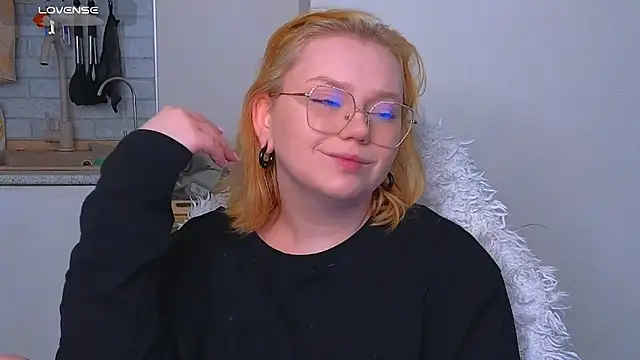 Snapshot of soft_focus chatting on June 9, 2026, 4:57 am soft focus online show from June 9, 2026, 4:57 am