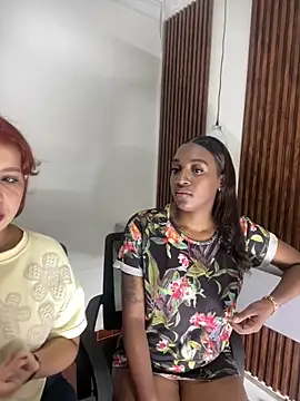 Snapshot of Emi_rousse chatting on March 2, 2026, 1:07 pm Emi rousse online show from March 2, 2026, 1:07 pm