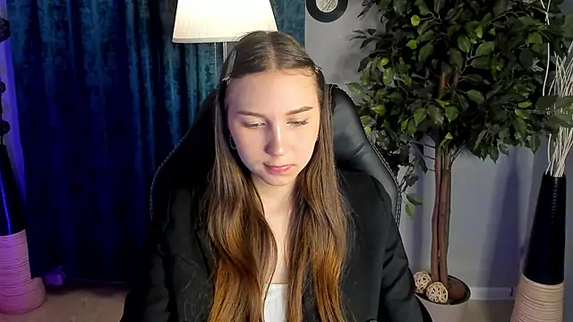 OliviaLang online show from March 27, 2026, 11:33 am