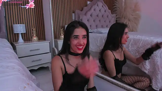 GabyOwenss online show from April 16, 2026, 9:39 pm