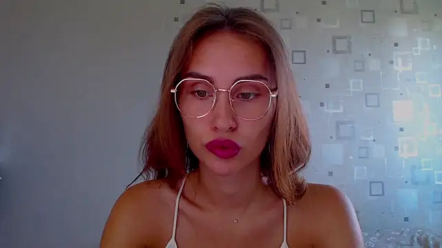 Snapshot of yourameliaa chatting on July 11, 2026, 12:38 pm yourameliaa online show from July 11, 2026, 12:38 pm