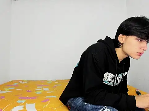 monky 0002 online show from May 18, 2026, 3:39 pm