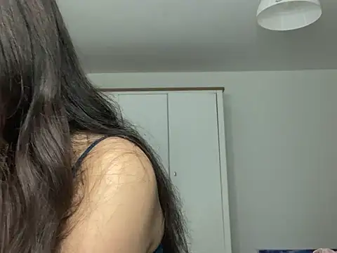 Ellamay06 online show from April 9, 2026, 8:26 pm