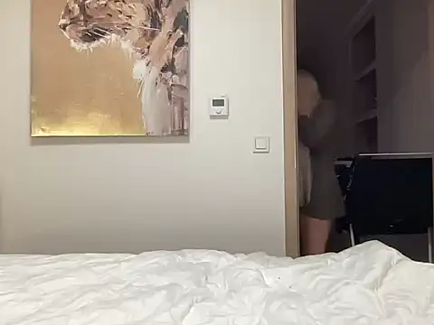 Snapshot of Mea_Blondiee chatting on March 1, 2026, 10:43 pm Mea Blondiee online show from March 1, 2026, 10:43 pm