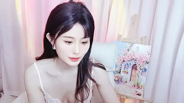 Mia 168 online show from May 8, 2026, 12:31 pm