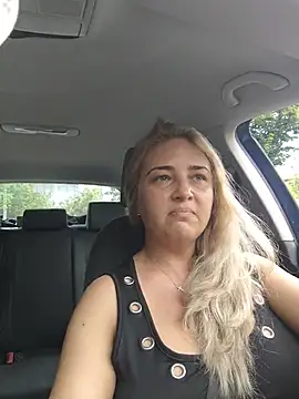 MellanieBliss online show from June 10, 2026, 2:40 pm