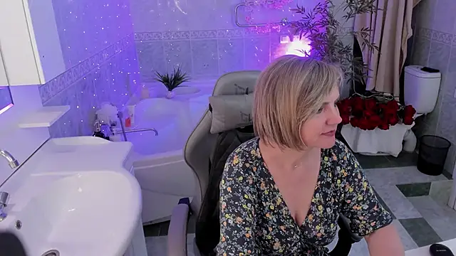 BettyGibsonn online show from April 24, 2026, 8:16 am