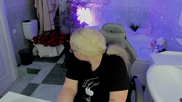 ViolaSmithh online show from April 22, 2026, 9:38 am