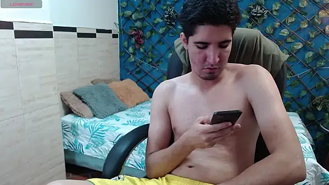 Roccoallegeri online show from April 13, 2026, 12:31 pm