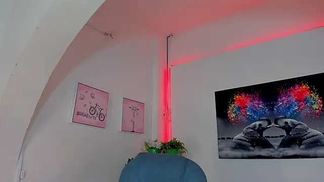 rosi cooper online show from April 13, 2026, 12:09 pm