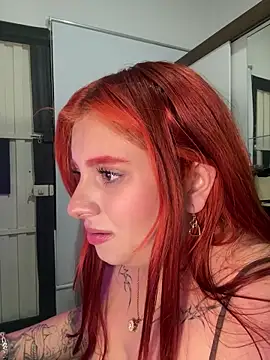 Emma Q0 online show from April 8, 2026, 10:55 pm