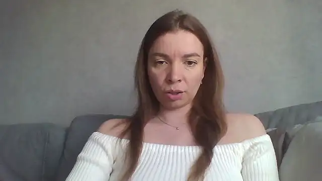 Luna2547 online show from April 26, 2026, 11:29 am