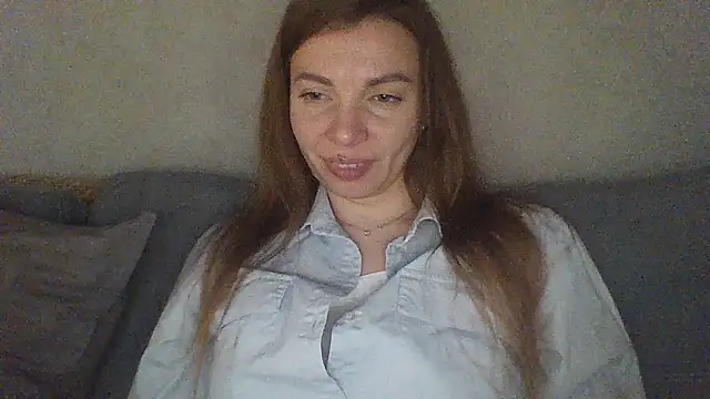 Luna2547 online show from April 29, 2026, 6:36 pm