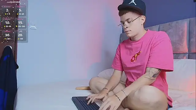 TommyValentine online show from March 19, 2026, 11:27 pm