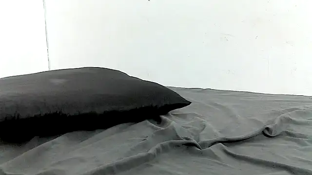 pinkycat online show from March 27, 2026, 1:47 am