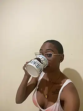 Nina vegas online show from April 19, 2026, 10:49 am