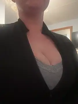 sexlea2016 online show from March 12, 2026, 11:03 am