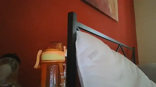 Emilyvuxa online show from May 9, 2026, 5:22 am
