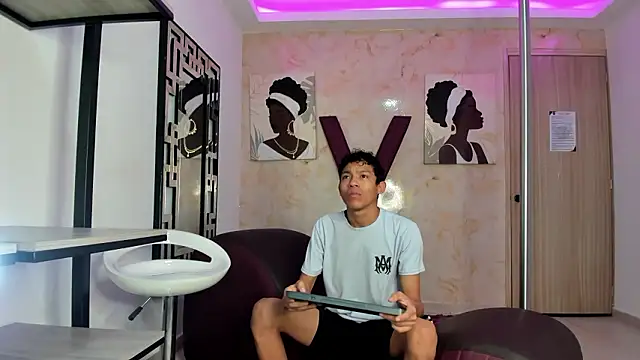 SKINNY BOYXXX online show from March 25, 2026, 7:30 am