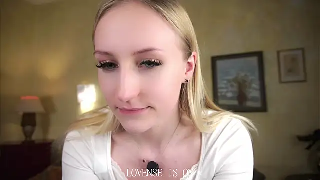 Snapshot of CatarinaGulla chatting on May 27, 2026, 2:24 pm CatarinaGulla online show from May 27, 2026, 2:24 pm