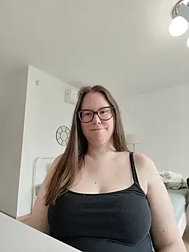 CelineThompson online show from May 16, 2026, 2:16 pm