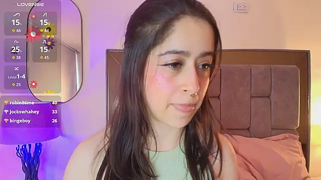 ViolettNova online show from March 6, 2026, 3:40 pm