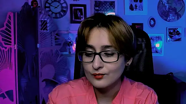 LixeLuna online show from May 11, 2026, 6:26 am