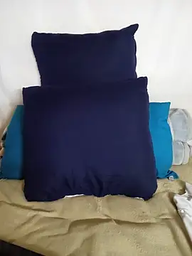 LOLOAVEE online show from July 9, 2026, 7:53 am