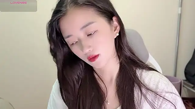 jinxiyao01 online show from June 24, 2026, 2:43 am