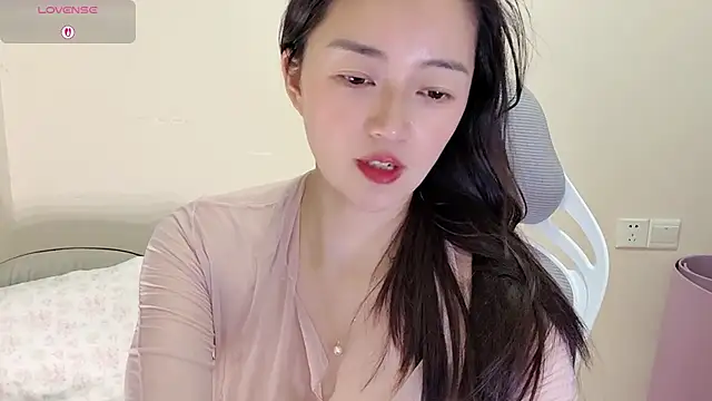 jinxiyao01 online show from July 28, 2026, 3:21 pm