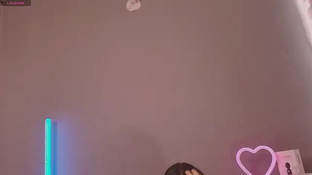 Im Elaris online show from April 9, 2026, 2:34 pm