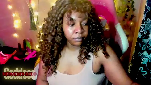 Goddess MercedesRedd online show from May 11, 2026, 1:56 pm