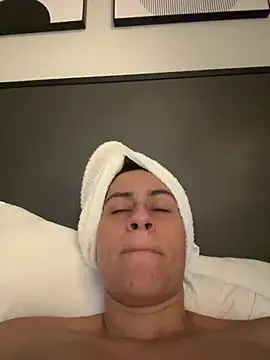 Geovana blan online show from April 15, 2026, 1:44 am