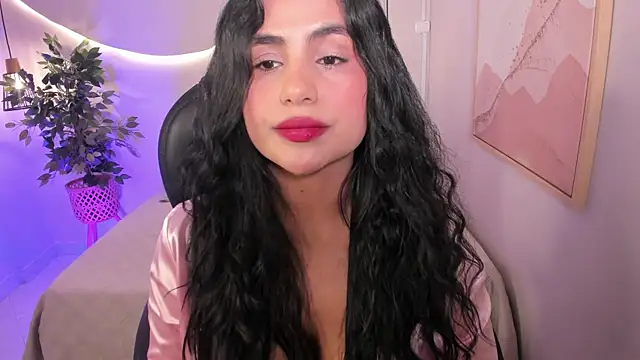 Snapshot of Mara__05 chatting on July 2, 2026, 7:42 pm Mara 05 online show from July 2, 2026, 7:42 pm