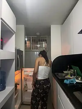 Sweetroseof online show from April 10, 2026, 11:45 pm