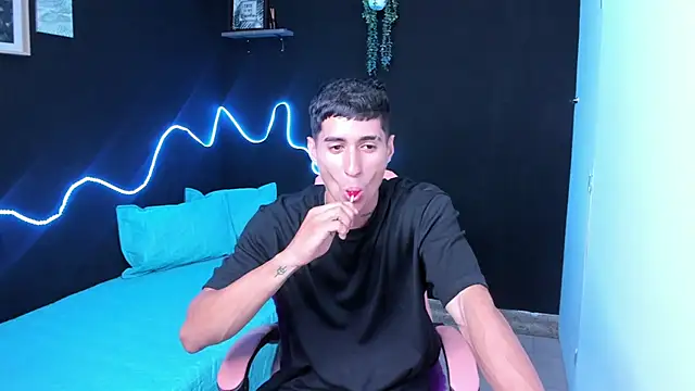 Snapshot of Dark_Valentino_ chatting on March 4, 2026, 2:08 am Dark Valentino online show from March 4, 2026, 2:08 am