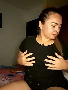 lucy estrr online show from March 30, 2026, 2:02 am