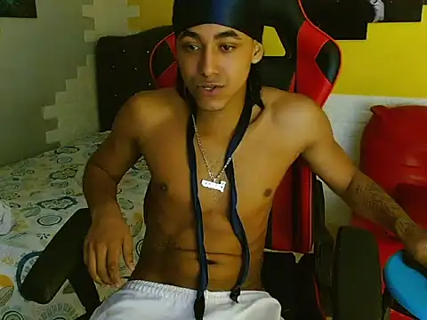 taylor bigdick18 online show from March 4, 2026, 11:01 pm