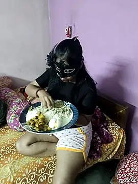 DRAMA  QUEEN online show from June 27, 2026, 6:14 pm