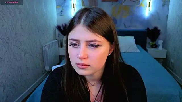 Crystal-Lace online show from March 13, 2026, 1:43 am