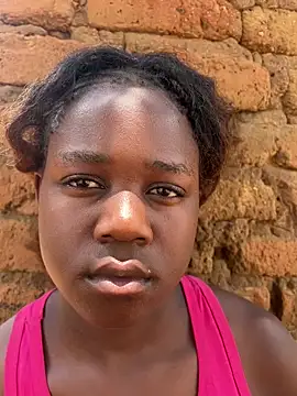 yellowjoy022 online show from March 4, 2026, 9:39 am